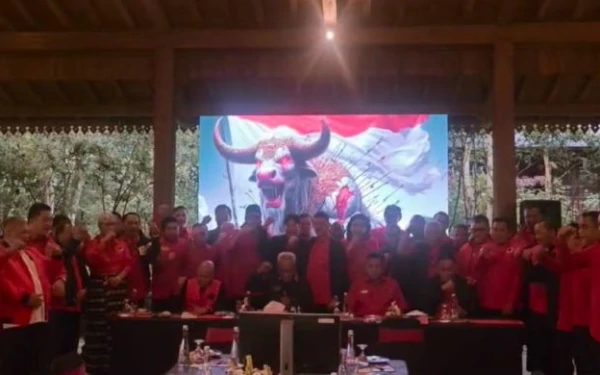 Thumbnail Berita - Tok! PDIP Umumkan Resmi Pecat Jokowi, Gibran dan Bobby Nasution