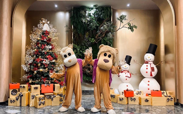 Thumbnail Rayakan Natal & Tahun Baru 2025 Tak Terlupakan di Mercure Surabaya Grand Mirama!