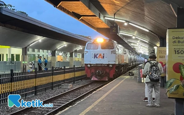 Thumbnail Kereta Api Tujuan Ketapang dan Bandung Jadi Pilihan Favorit Penumpang Stasiun Malang Selama Nataru