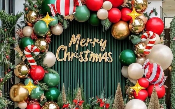 Thumbnail Makna Sejarah dari Warna Merah dan Hijau Khas Perayaan Natal