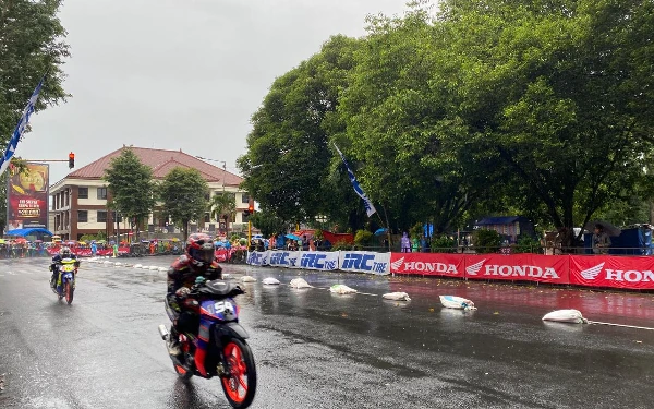 Thumbnail IMI Bondowoso Gelar Jatim Racing Final Series, Diikuti Ratusan Pembalap