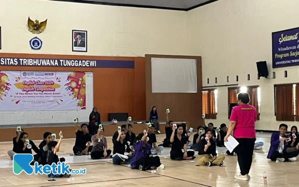 Thumbnail Unitri Gelar English Competition, Langkah Awal Siapkan Mahasiswa Berprestasi