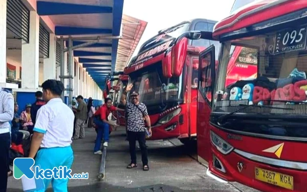 Libur Nataru 2024: Arus Mudik di Terminal Tipe A Pacitan Merangkak Naik