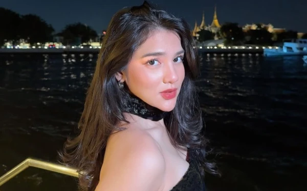 Thumbnail Fakta Menarik Davina Karamoy, Pelakor di 'Ipar Adalah Maut' yang Mualaf Sejak SMA