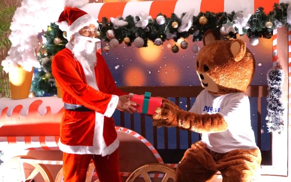 Thumbnail “White & Joy” Meriahkan Natal dan Tahun Baru di Aston Madiun Hotel