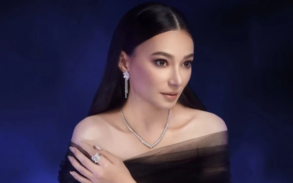 Thumbnail Daftar 12 Artis Indonesia yang Memutuskan Pindah Agama Kristen