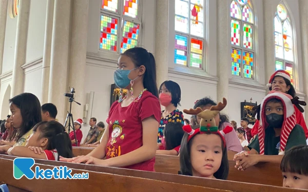 Thumbnail Sukacita Natal Anak-Anak Misa Pagi di Gereja Tertua Kota Surabaya