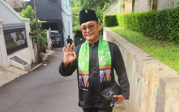 Thumbnail Jubir PDIP Bongkar Hasto Miliki Puluhan Video Bukti Korupsi Petinggi