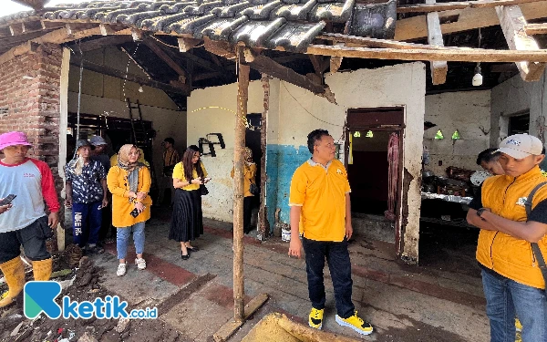 Thumbnail Kunjungi Warga Terdampak Banjir Kediri, Anggota DPRD Jatim Hadi Setiawan Janjikan Pembangunan Tanggul