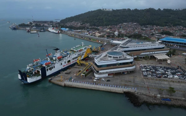 Thumbnail ASDP Tingkatkan Layanan Penyeberangan Lintas Sumatra-Jawa-Bali Jelang Libur Akhir Tahun