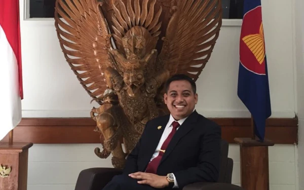 Thumbnail Profil Hasyim Daeng Barang, Lulusan IPDN Berhasil Menjabat Direktur Kerja Sama BKPM RI