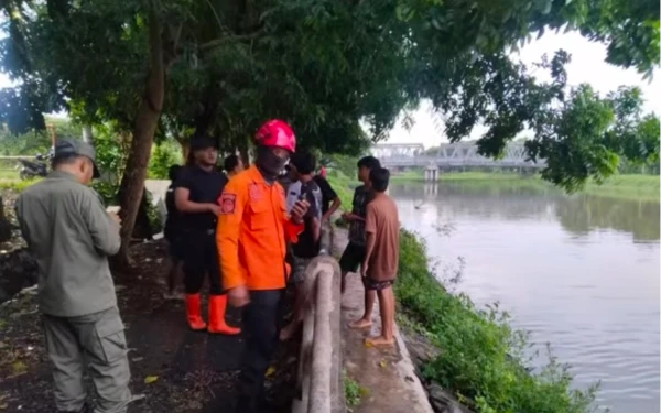 Thumbnail Anak 15 Tahun Tenggelam di Waduk Kedurus Surabaya