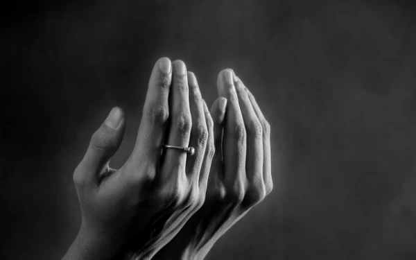 Thumbnail Waktu Mustajab untuk Berdoa, Ini Amalan Malam 1 Rajab