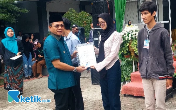 Thumbnail Bupati Bandung Targetkan Puluhan Ribu Ijazah Sekolah yang Tertahan Beres Tahun 2025