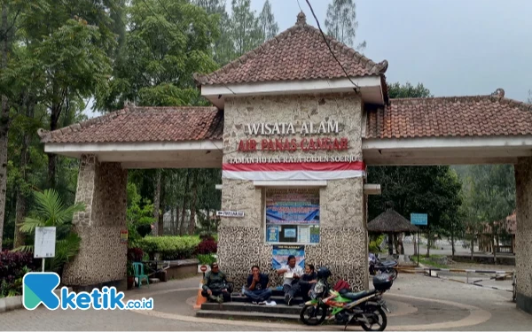 Thumbnail Cuaca Buruk, Wisata Pemandian Cangar Kota Batu Ditutup Sementara