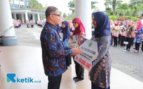 Thumbnail Awal 2025, Pemkot Batu Berikan Beasiswa Kepada Guru