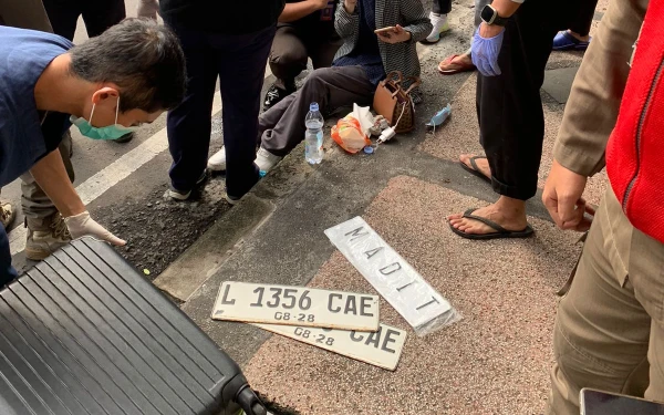 Thumbnail Kecelakaan Jalan Basuki Rahmat Surabaya, Polisi Pastikan Mobil HRV Gunakan Plat Nomor Palsu