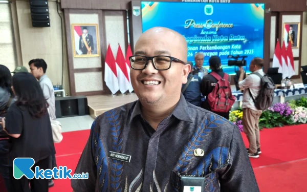 Thumbnail Tingkatkan Estetika dan Aksesibilitas, DPUPR Kota Batu Bangun Pedestrian di Kawasan Jalan Protokol