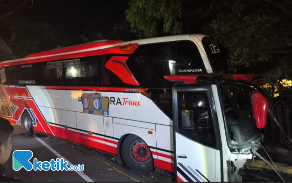 Thumbnail Saat Kecelakaan di Kota Batu, Bus Pariwisata Bawa 43 Pelajar SMK dari Bali