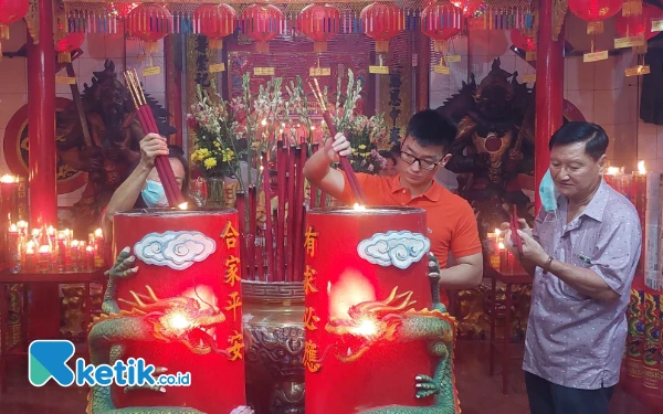 Thumbnail Makna Hujan Saat Imlek: Simbol Keberuntungan atau Sekadar Tradisi