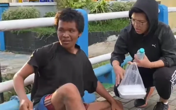 Thumbnail Sebelum Pak Purnomo Viral ODGJ, Ada Kajati Sumbar Yuni Daru Si Jaksa Nyentrik