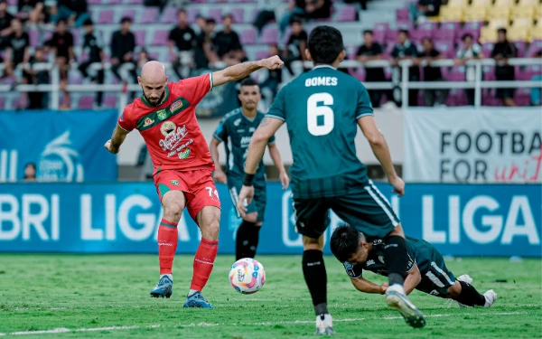 Thumbnail Persebaya Dikalahkan PSS Sleman, Paul Munster: Sepak Bola Indonesia Menyedihkan