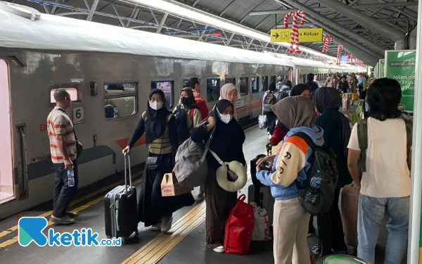 Thumbnail Periode 2024, KAI Daop 8 Surabaya Berhasil Layani 5,8 Juta Pelanggan