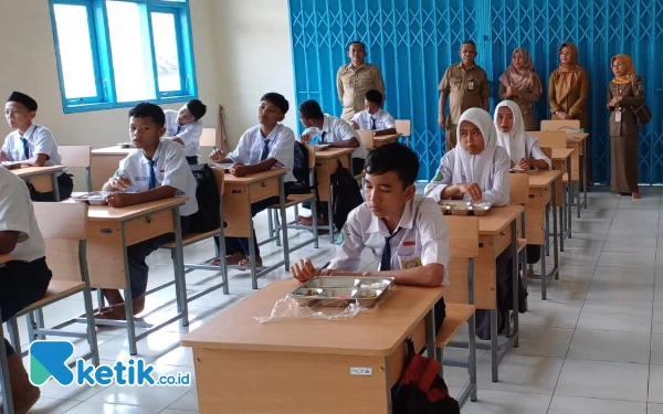 Thumbnail Makan Bergizi Gratis di Pacitan Belum Merata, Baru 2 Kecamatan yang Menikmati