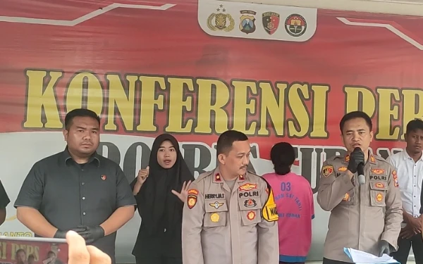 Thumbnail Dikejar Hutang Bank Plecit, Ibu Rumah Tangga Nekat Curi Motor di Tuban