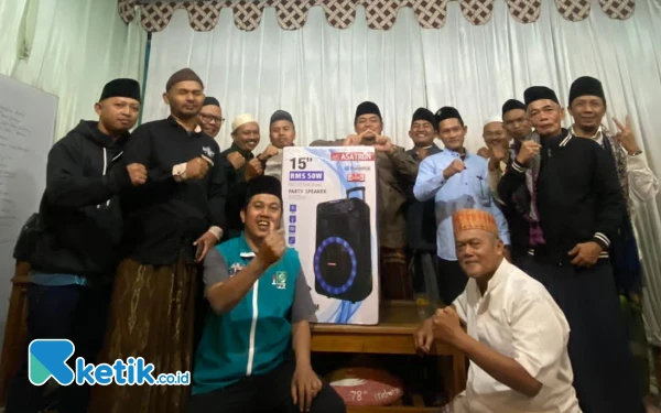 Thumbnail Anggota FPKB DPRD Kabupaten Bandung Serahkan Bantuan Speaker untuk MWC NU Cangkuang