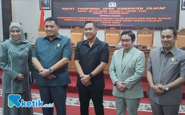 Thumbnail Berita - DPRD Cilacap Umumkan Penetapan Bupati dan Wakil Bupati Terpilih Syamsul-Ammy