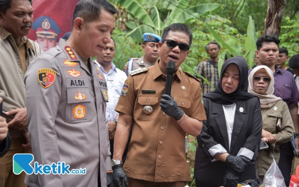 Thumbnail Penambangan Emas Ilegal di Kutawaringin, Bupati Bandung: Negara Dirugikan Rp 1 Triliun