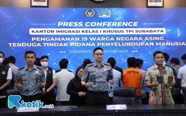 Imigrasi Surabaya Gagalkan Penyelundupan 17 WNA Asal Nepal ke Eropa