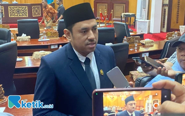 Thumbnail Eri Cahyadi Dilantik pada 6 Februari 2025, Wakil Ketua DPRD Surabaya Pastikan Berjalan Lancar