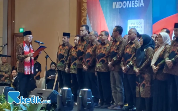 Thumbnail Bambang DH Resmi Nahkodai IKA Unesa 2025-2030, Fokus Perkuat Kolaborasi Alumni dan Kampus