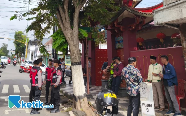 Thumbnail Pengamanan Ketat Polres Batu Pastikan Imlek 2025 Berjalan Lancar