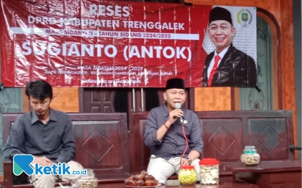 Thumbnail Gelar Reses, Anggota DPRD Trenggalek Sugianto Panen Aspirasi Infrastruktur