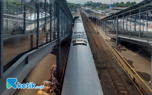 Thumbnail 13 Kereta Api di Daop 8 Surabaya Alami Perubahan Jadwal Mulai 1 Februari 2025