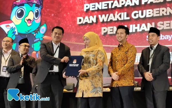 Thumbnail Gubernur Jatim Terpilih Khofifah Dapat Ucapan Selamat dari Prabowo