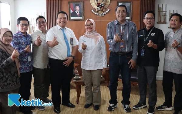 Thumbnail Berita - Dengan Program Genting, PT Pos Indonesia Jadi Orang Tua Asuh Anak Stunting