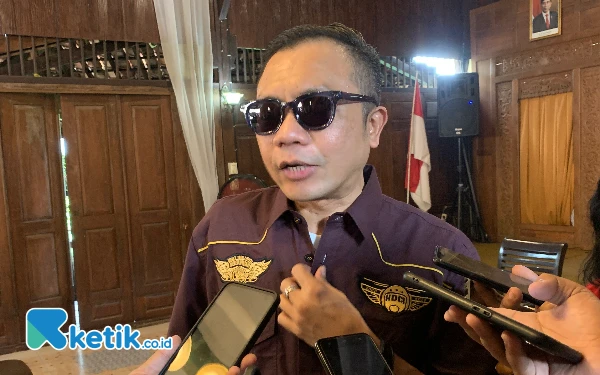 Thumbnail Berita - Rahmat Santoso Bantah Isu Perlindungan Hukum untuk Kadis PUPR Blitar