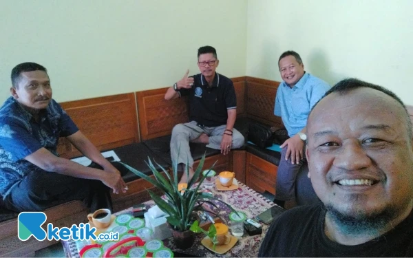 Thumbnail Berita - Persaudaraan Kepala Desa Blitar Desak Prabowo Bubarkan BPJS: Bukan Solusi tapi Beban Rakyat