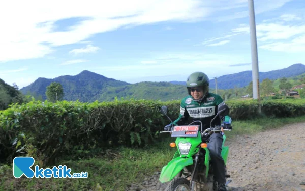 Thumbnail Bupati Bandung Segera Perbaiki Jalan Lintas Antar Kabupaten Rusak Berat 27 Km