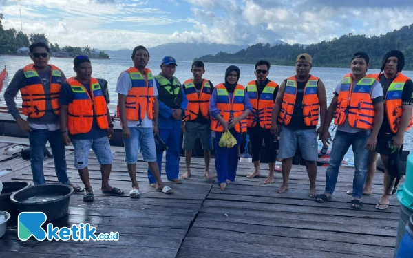 Thumbnail Berita - Wartawan Halsel Beri Dua Jempol ke Bupati Bassam Kasuba atas Dukungan Pencarian Sahril Helmi