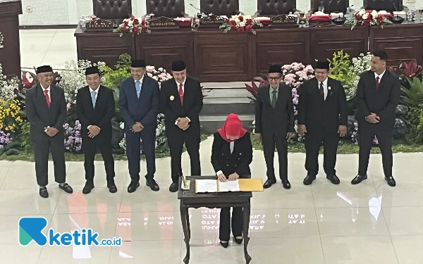 Thumbnail Tetapkan Wali Kota dan Wakil Wali Kota Malang Terpilih, Ketua DPRD: Ada Kebijakan Perlu Diperbaiki