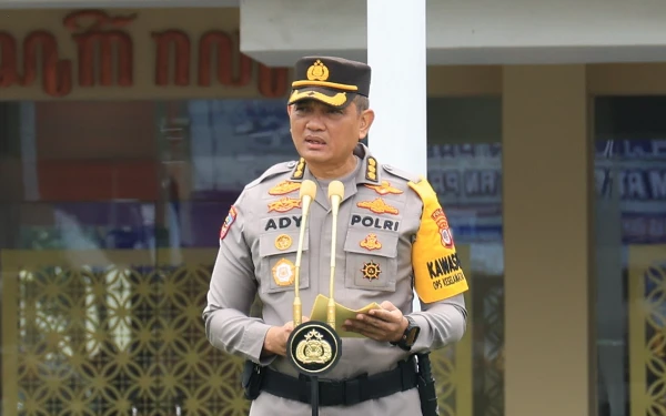 Thumbnail Sadarkan Penggunaan Helm, Dirlantas Polda DIY Ingatkan Jarak Kepala dengan Aspal