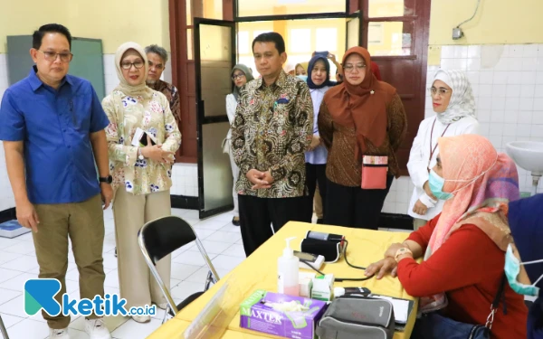 Ajak Masyarakat Manfaatkan Program CKG, Pj Gubernur Jatim: Sebagai Kado Ulang Tahun