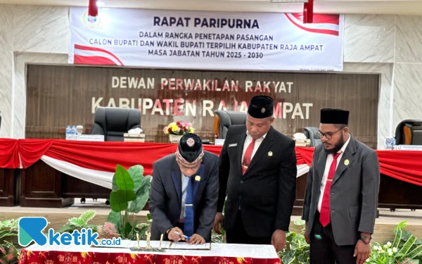 Thumbnail DPRD Raja Ampat Gelar Sidang Penetapan Paslon Bupati dan Wakil Bupati Terpilih Periode 2025-2030