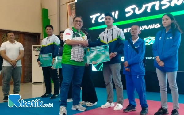 Thumbnail Pemkab Bandung Serahkan Rp6,5 Miliar Bonus untuk Atlet dan Pelatih PON Aceh Sumut-Peparnas Solo