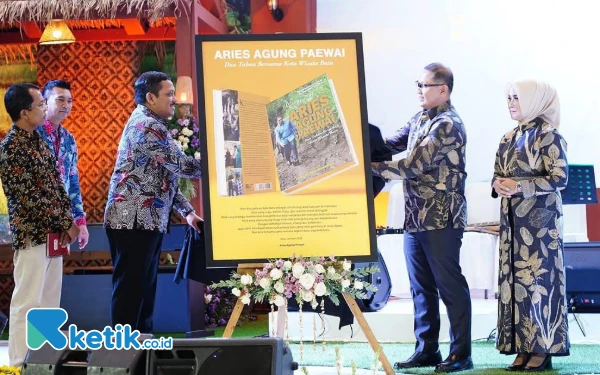 Thumbnail Berita - Aries Agung Paewai Rilis Buku '2 Tahun Bersama Kota Wisata Batu'